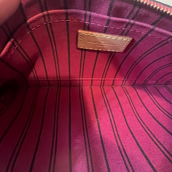 Louis Vuitton Wristlet! - Picture 6 of 8